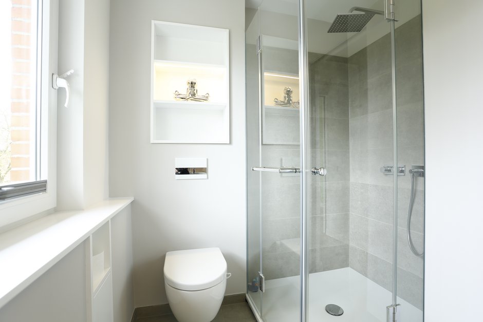 Modernisierung Einfamilienhaus Sasel Bad Waschtisch Spiegelschrank