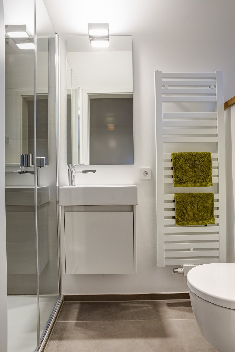 Modernisierung Reihenhaus Gäste-WC, Dusche, Waschbecken