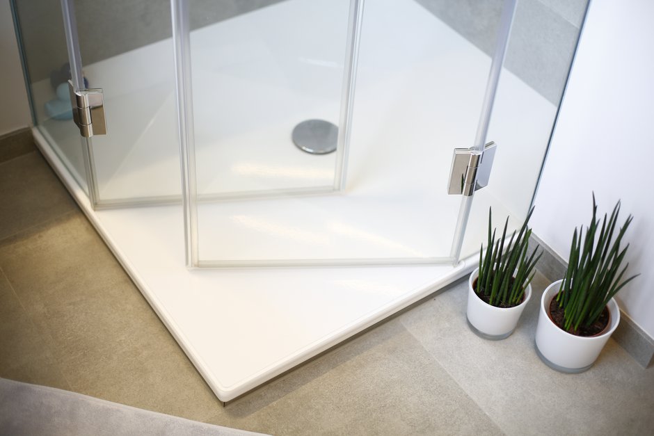 Modernisierung Einfamilienhaus Bad Dusche Glastrennwand