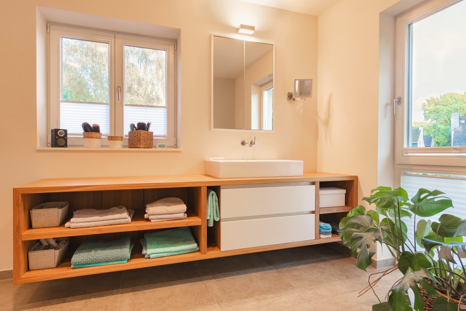 Modernisierung und Erweiterung eines Reihenendhauses - Badezimmer Waschtisch Designermöbel