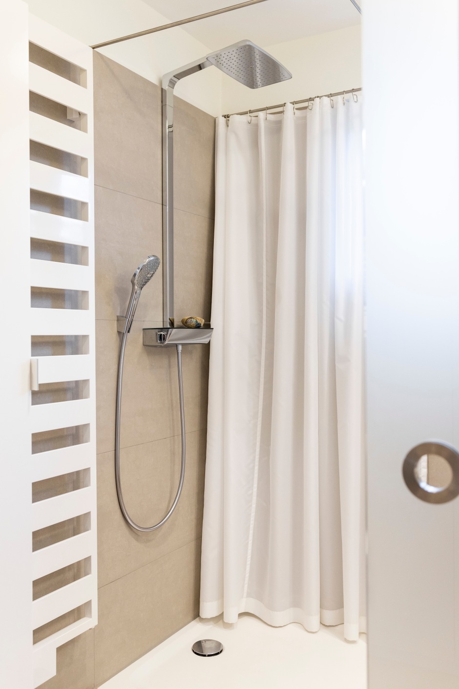 Anbau Haus Hamburg Sasel - Badezimmer Duschsystem
