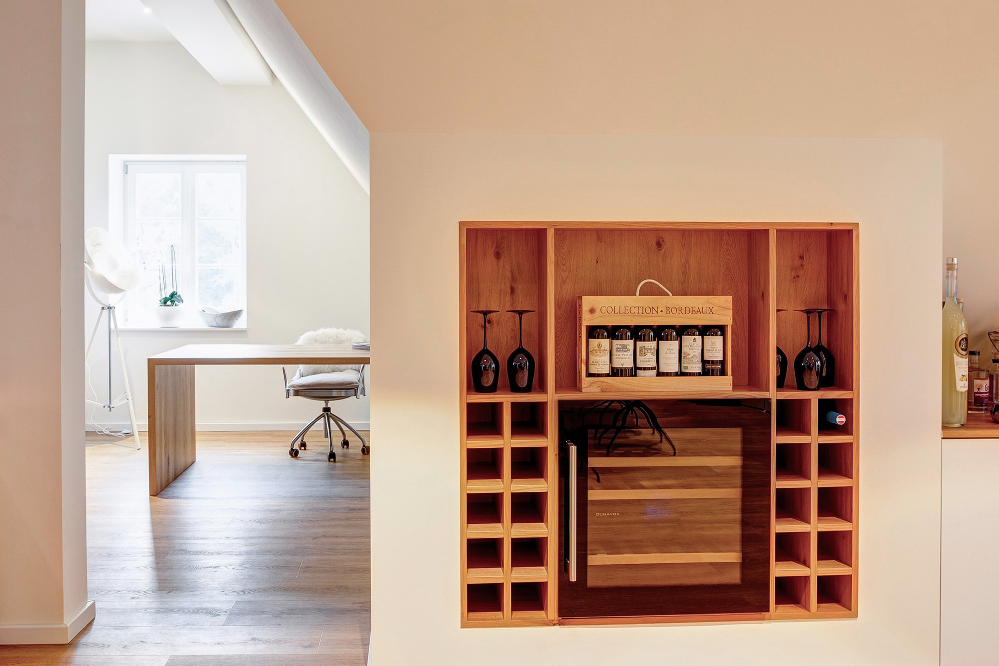 Weinregal Einbauschrank Holz Arbeitsplatz