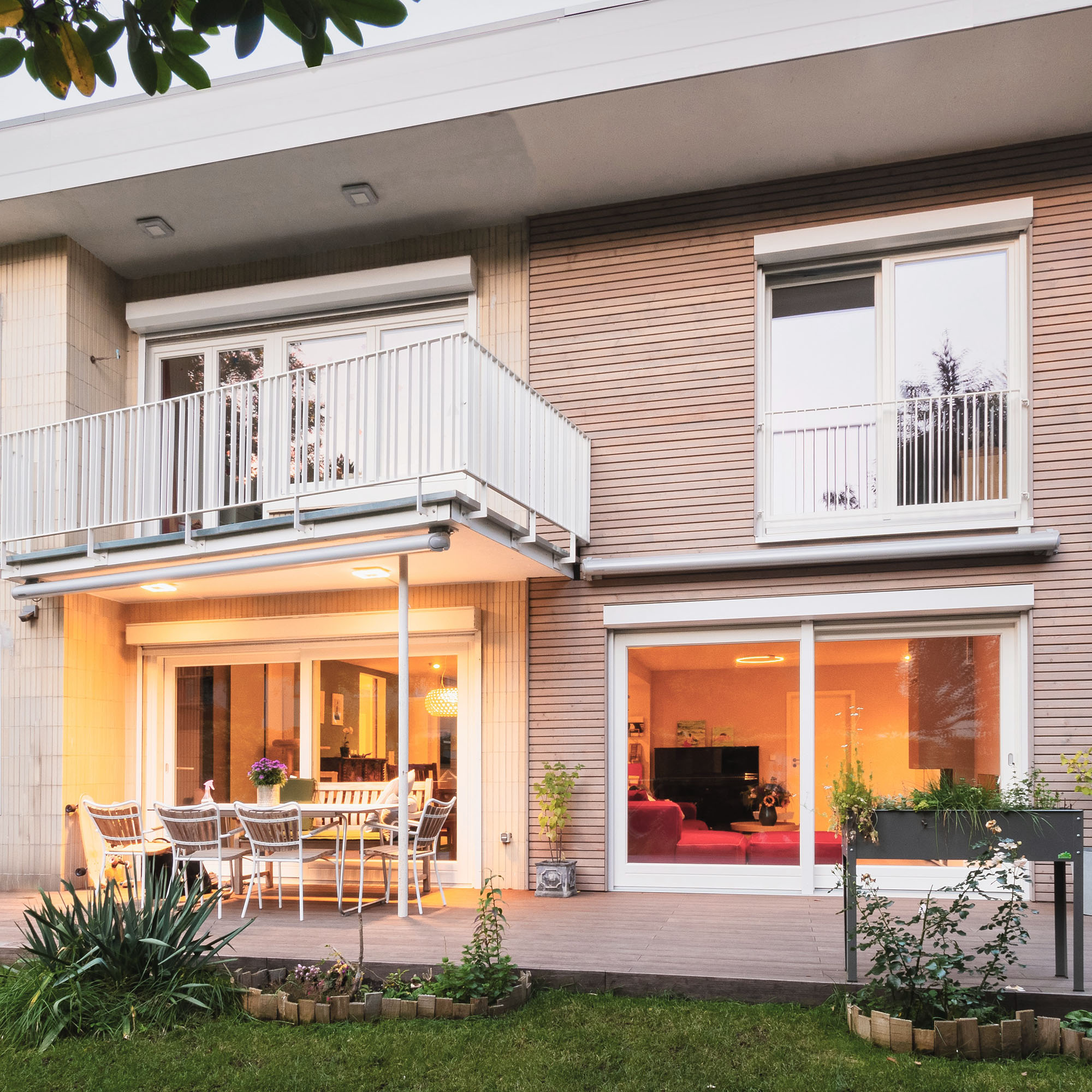 Holzfassade Garten Balkon Lichtkonzept Embert Raumkonzept