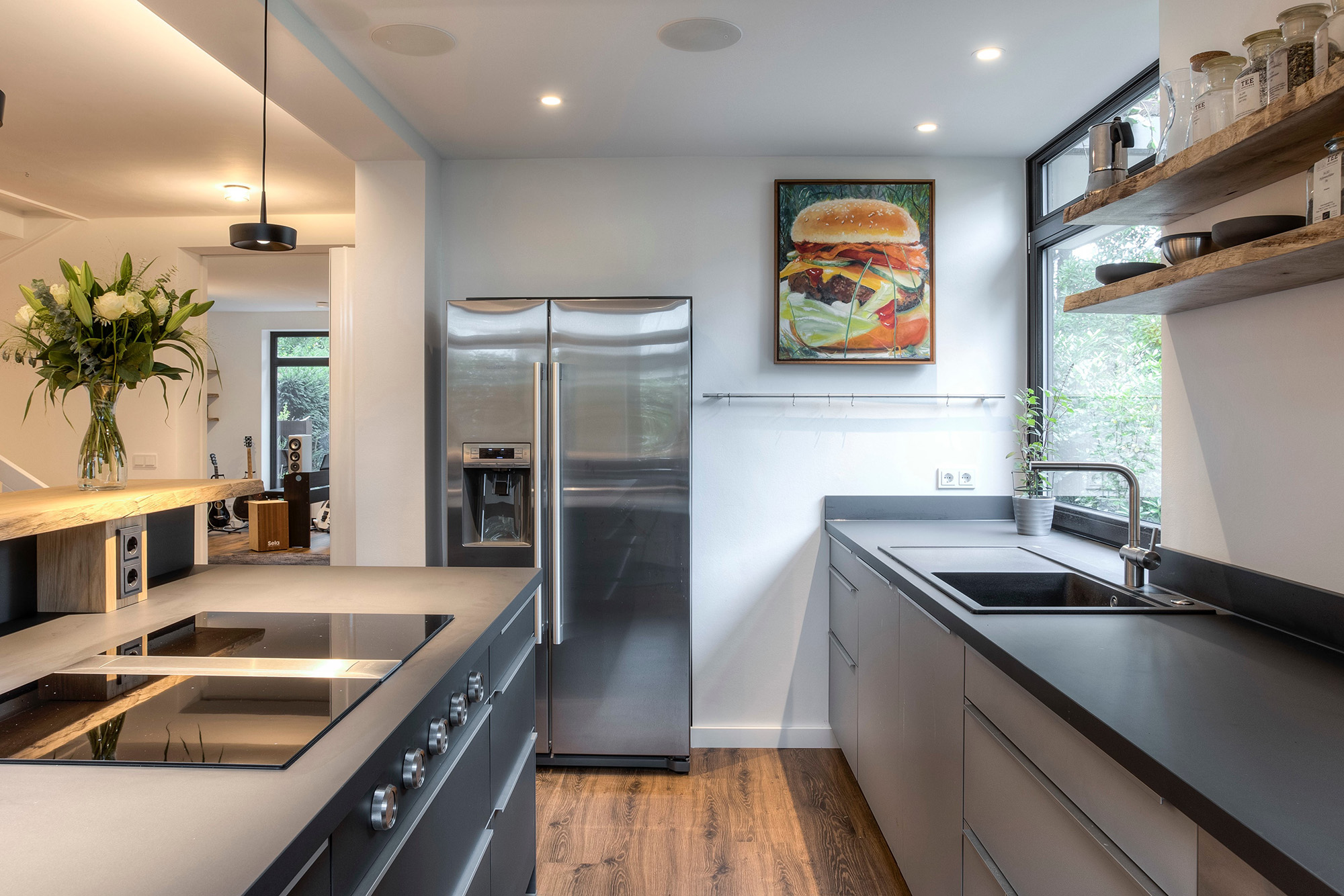 Küche mit Side-by-Side-Kühlschrank, Modernisierung Hamburg