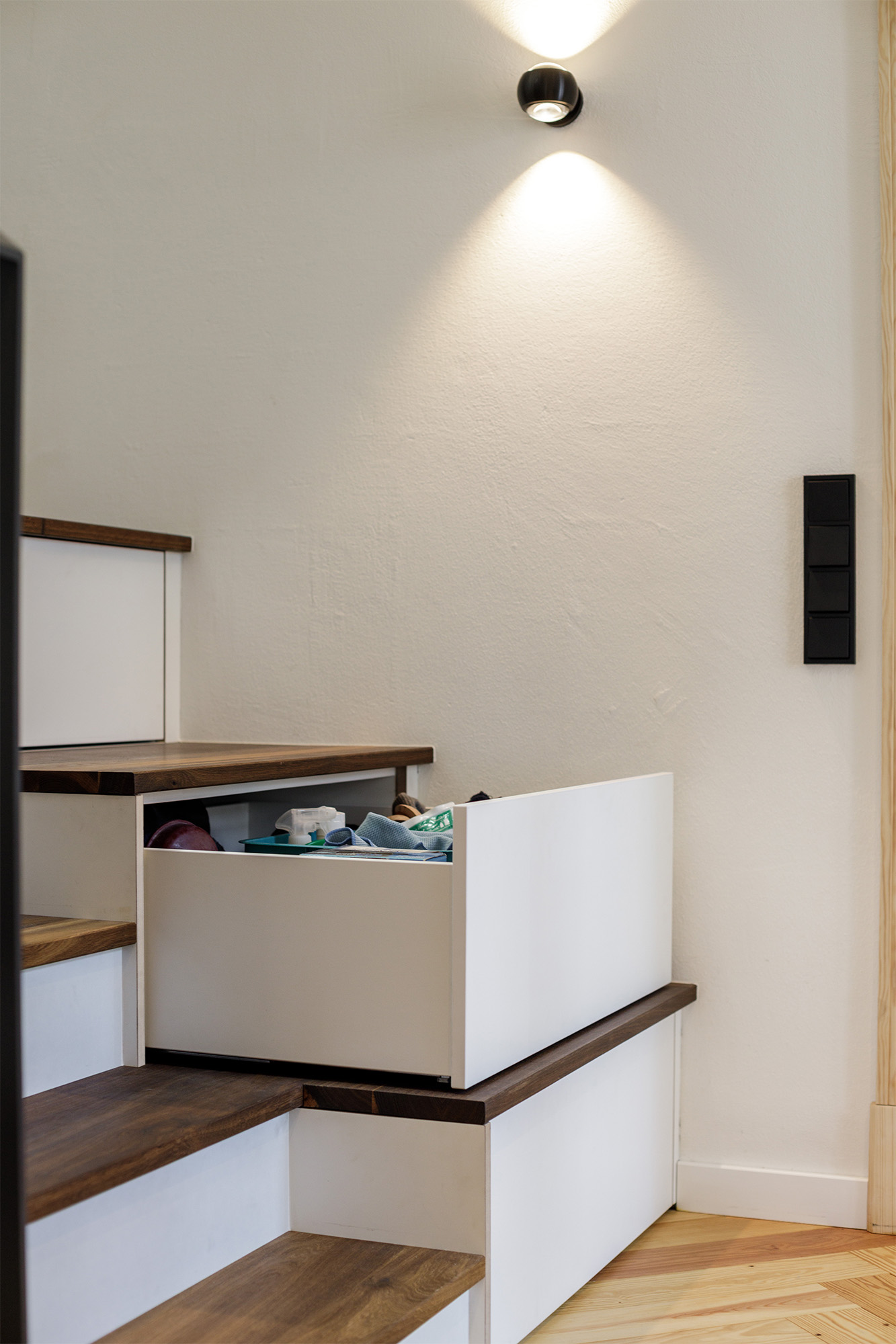 Treppenstufen Aufbewahrung Schubladen modern pragmatisch