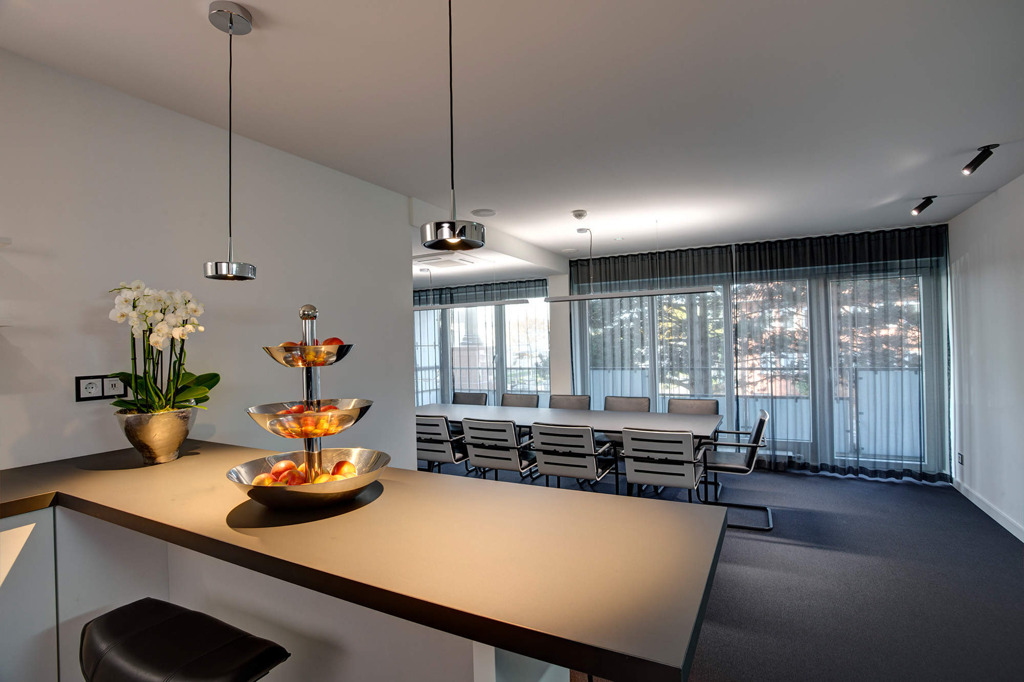 Modernisierung Apartment Hotel Konferenzraum Hamburg Kuechenzeile Tresen